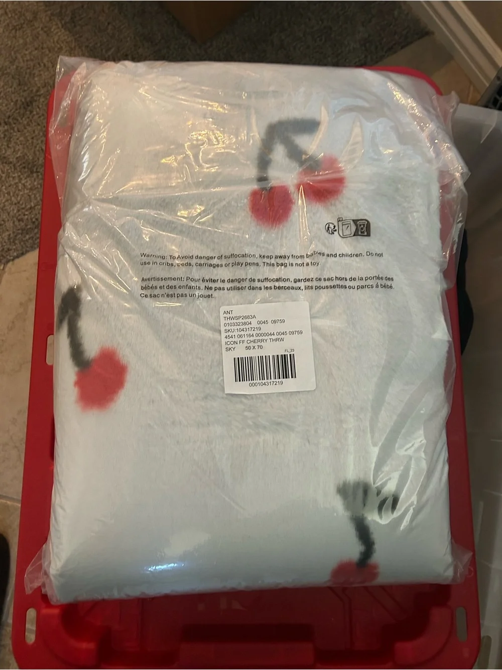 Icon Faux Fur Throw, 50 x 70, NWT, Blue Cherries
